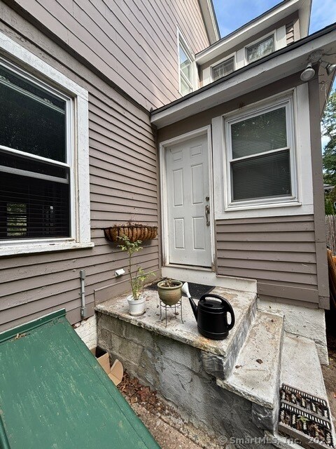 Building Photo - 977 Townsend Ave