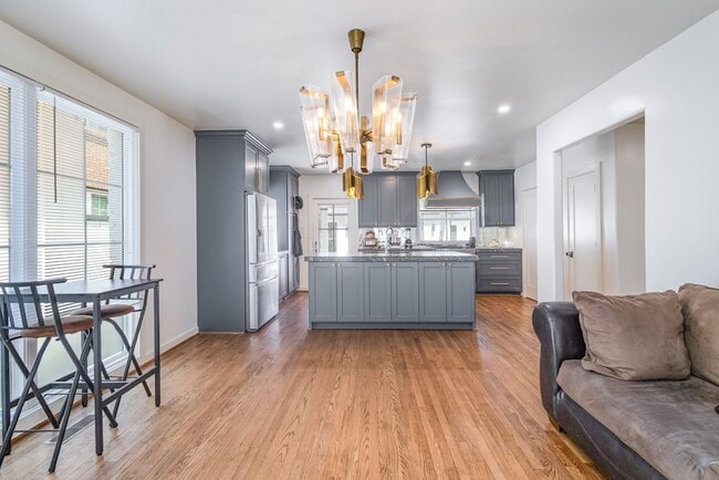 Building Photo - 4148 Normandy Ave
