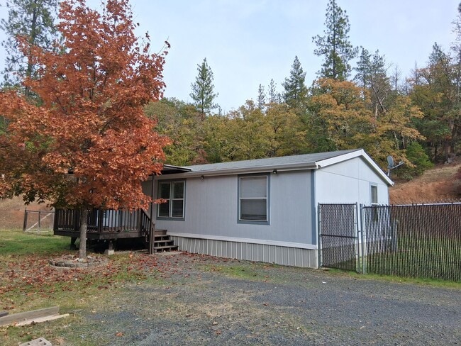 Primary Photo - Peaceful Country Home