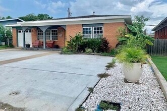 Building Photo - 1114 Bayou Cir