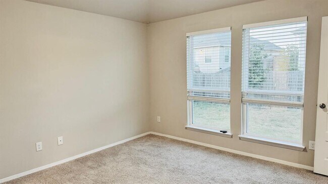 Building Photo - 212 Rollingwood Dr