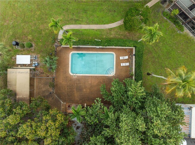 Building Photo - 6300 S Falls Cir Dr