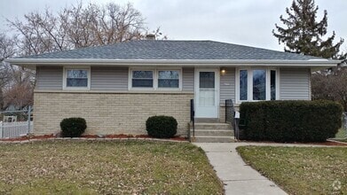 Building Photo - Charming 3-Bed Home with Private Yard – Gr...