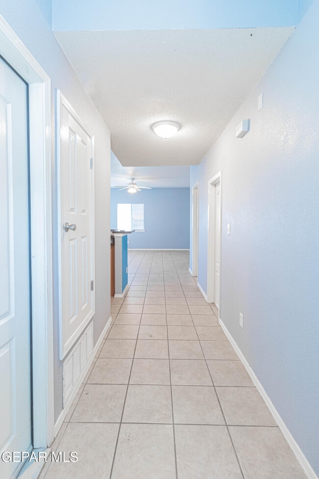 Building Photo - 5917 Cielo Del Rey Pl