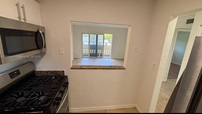 Building Photo - 14500 SW 88th Ave