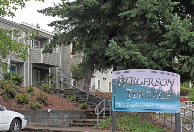 Building Photo - Bergerson Terrace