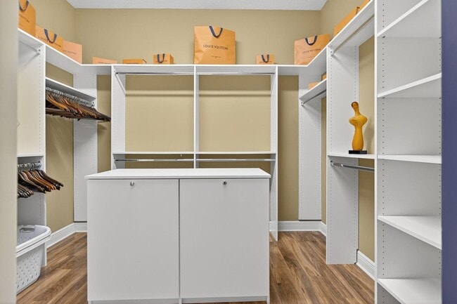 Building Photo - 8551 SE Driftwood St