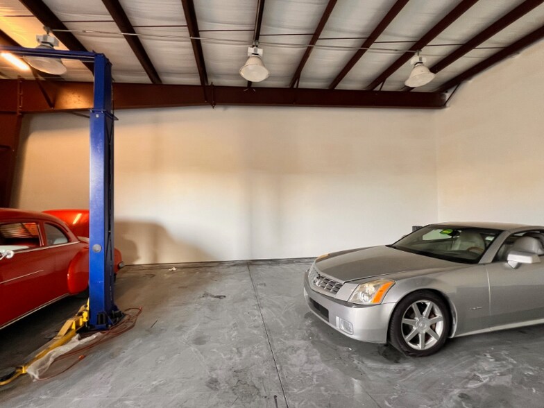 Building Photo - 128 Elk Dr