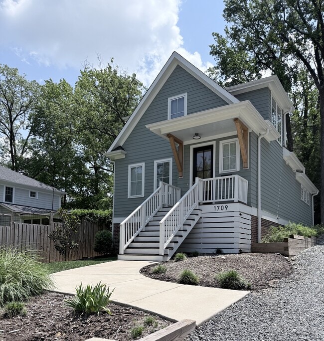 Building Photo - 1709 F St