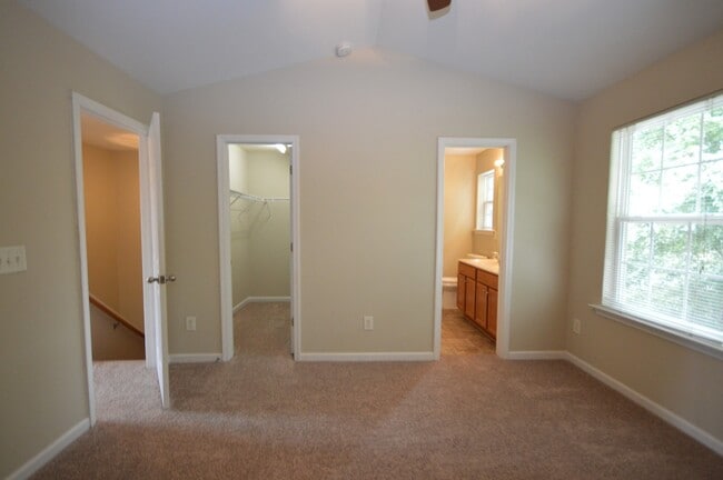 Building Photo - 8026 River Watch Ln