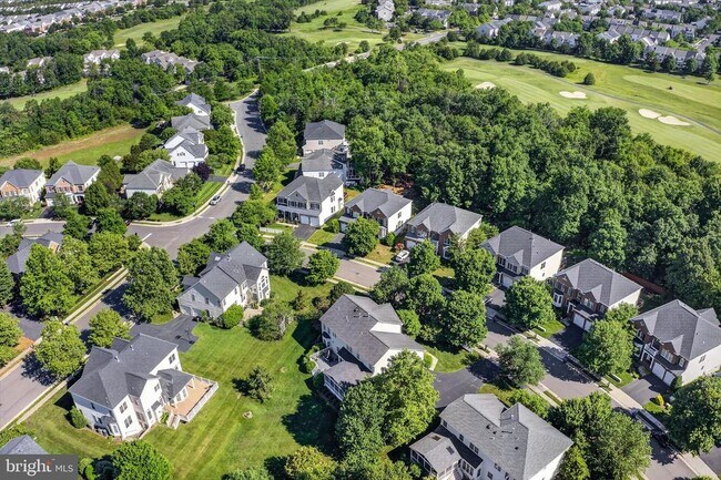 Building Photo - 25670 S Village Dr