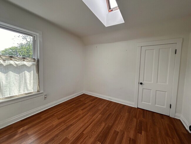 Building Photo - 4003 Madison Ave