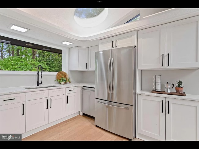 Building Photo - 9817 Inglemere Dr