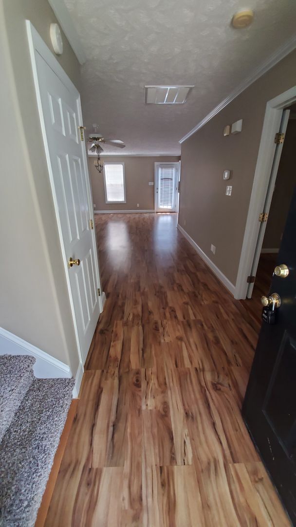 Building Photo - 3 Bedroom Home in Gated Community