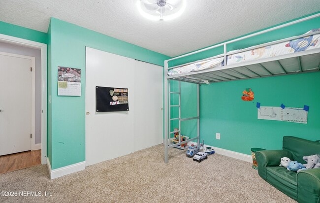 Building Photo - 972 Dostie Cir