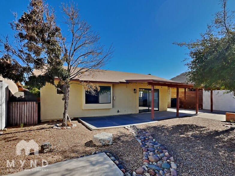 Building Photo - 370 S Pemberton Ave