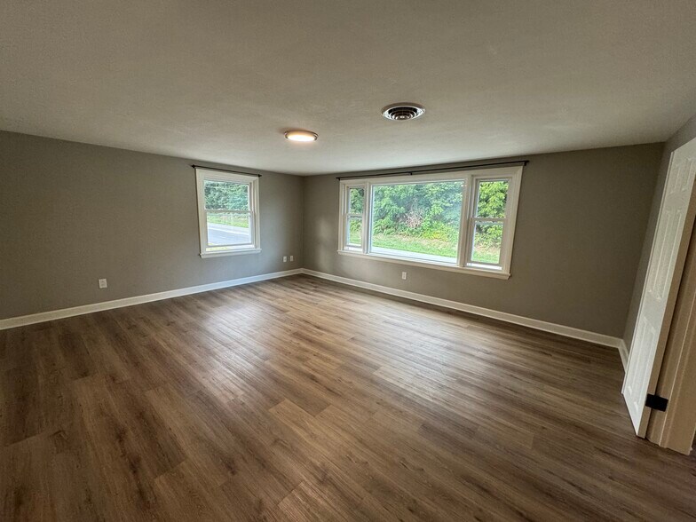 Building Photo - 4724 Hanover Pike