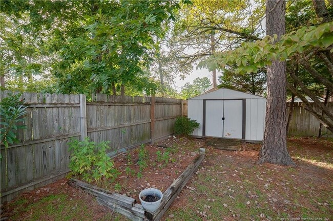 Building Photo - 6440 Brookshire St