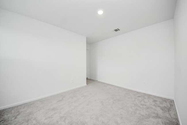 Building Photo - 248 Hazy Pnes Ln