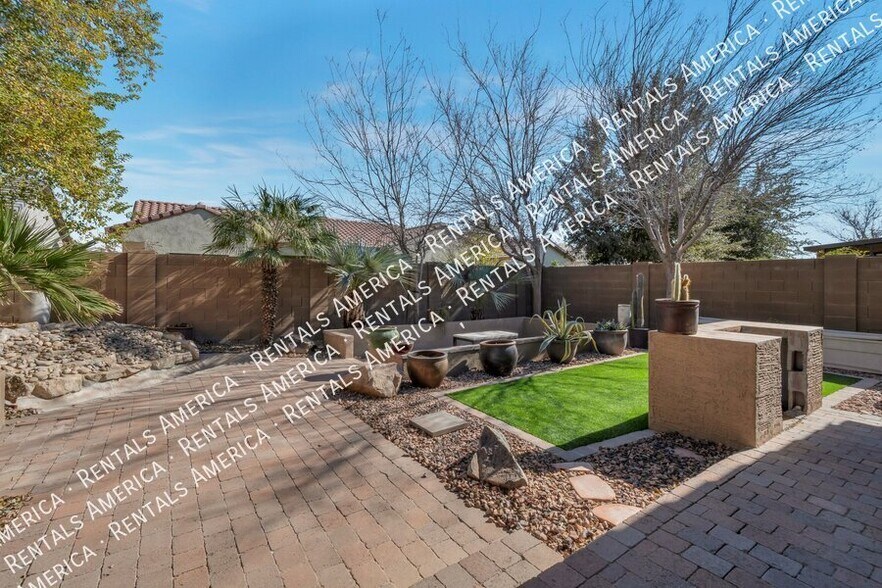 Building Photo - 2263 Pecos Ct