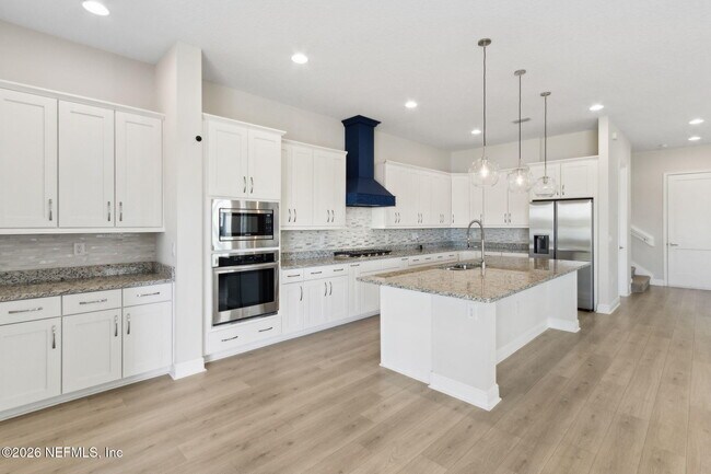 Building Photo - 401 Marquesa Cir
