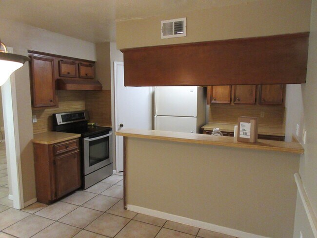 Primary Photo - 11514 Meadow Ln