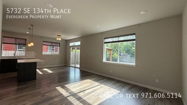 Building Photo - 5732 SE 134th Pl