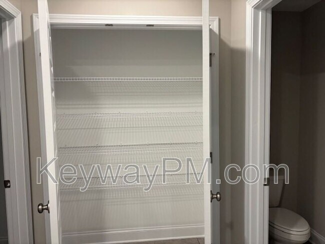 Building Photo - 515 Yuma Ln