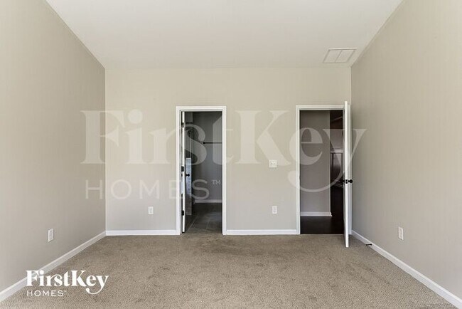 Building Photo - 1614 Stillriver Run Dr