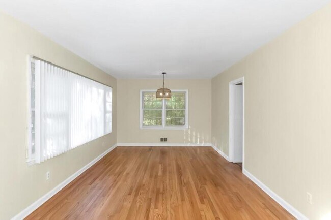 Building Photo - 409 Kildare Ave NW