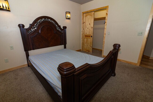 Building Photo - Comfy Getaway on Temple Ln.