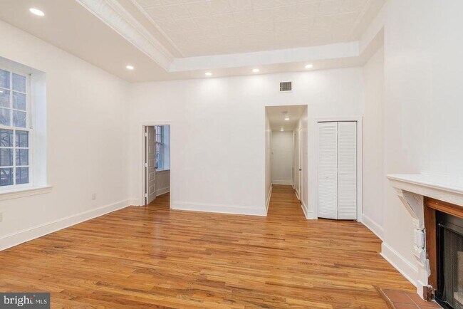 Building Photo - 422 S 15th St