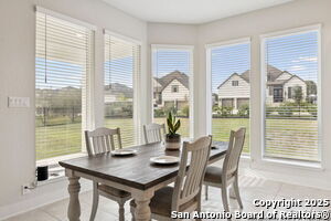 Building Photo - 462 Vamanos