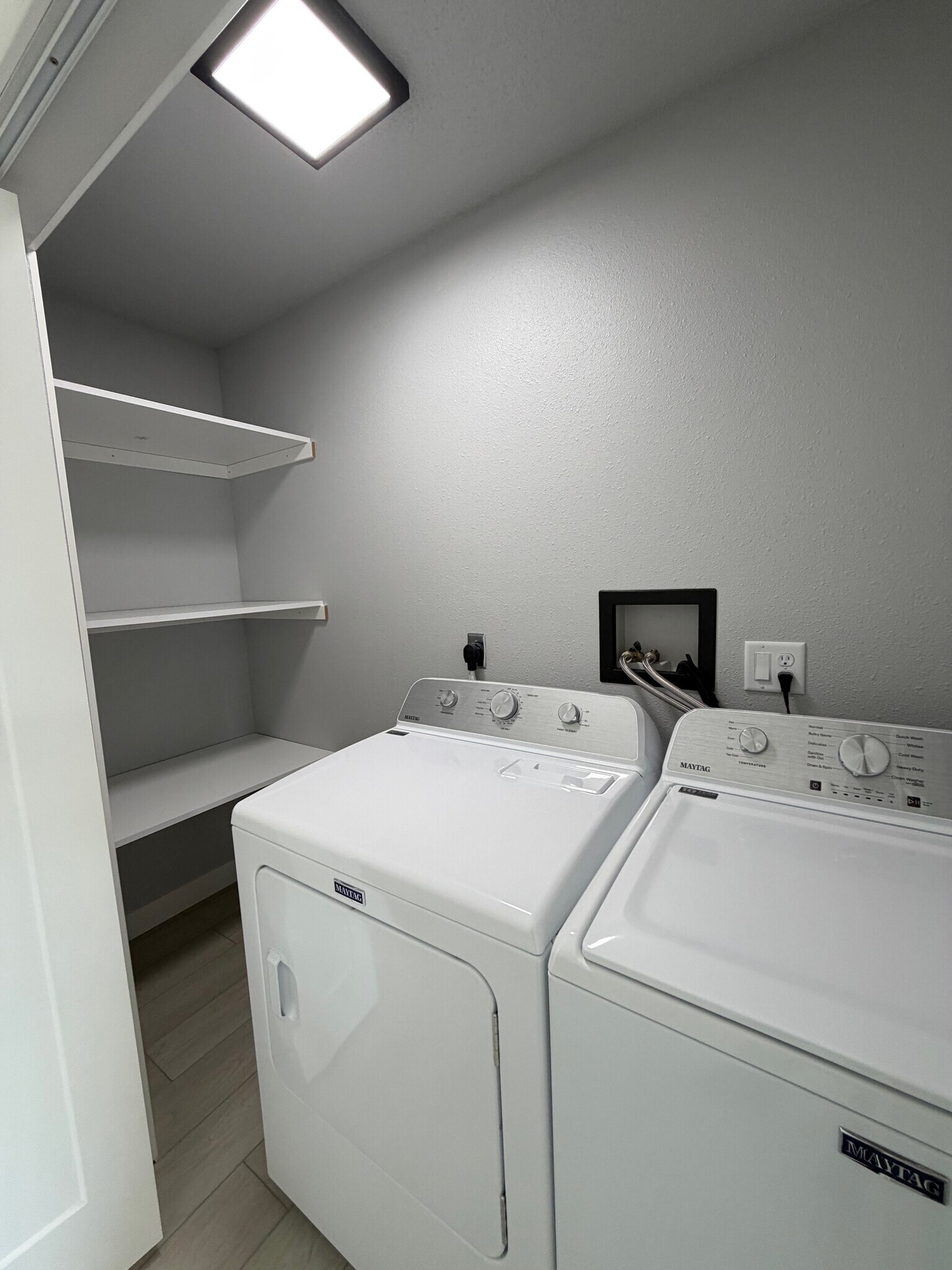 Building Photo - 1413 Charles St