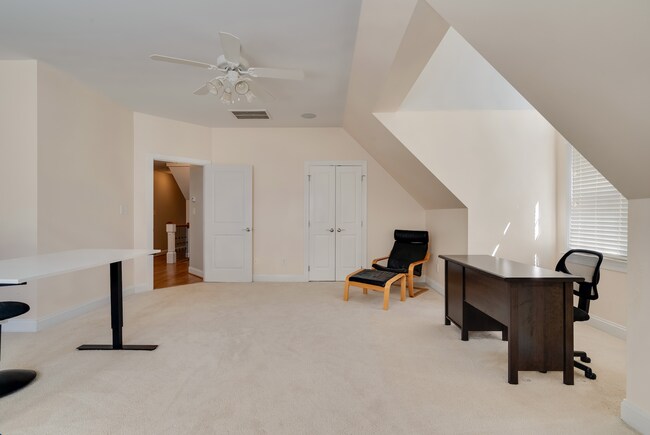 Building Photo - 117 Buckhurst Dr