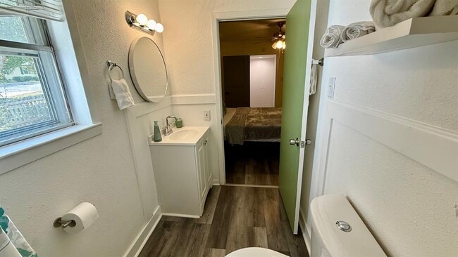 Building Photo - 1802 E University Ave