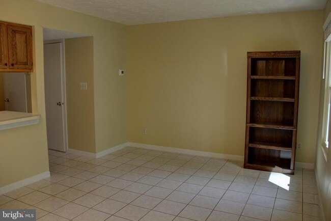 Building Photo - 46357 Columbus Dr