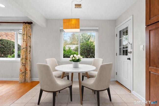 Building Photo - 132 Southport Woods Drive