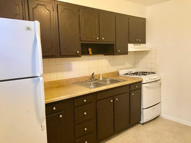 Building Photo - President Place Apartments