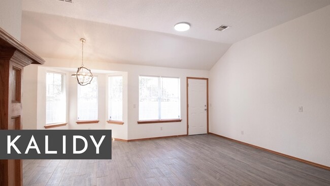 Building Photo - 5004 SE 52nd St