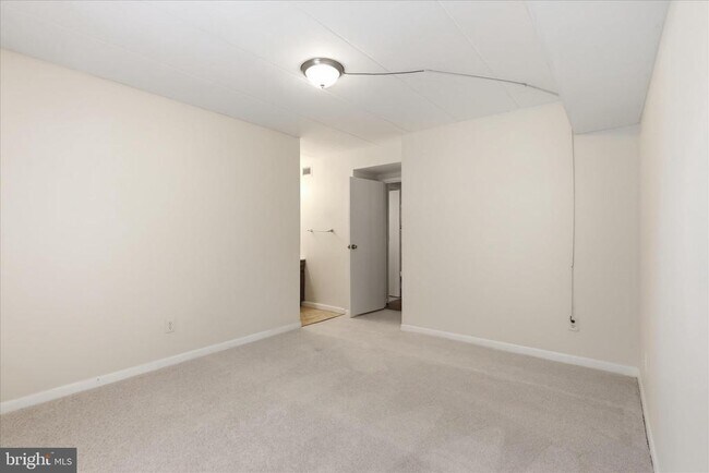 Building Photo - 2339 Freetown Ct