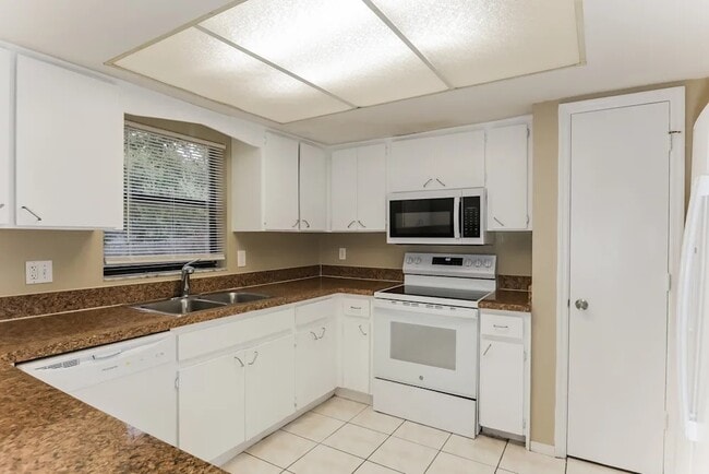 Building Photo - 1519 Kestrel Way