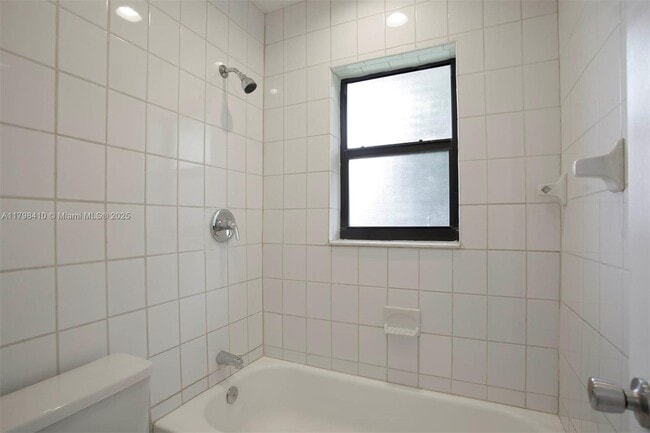 Building Photo - 10975 SW 158th Terrace