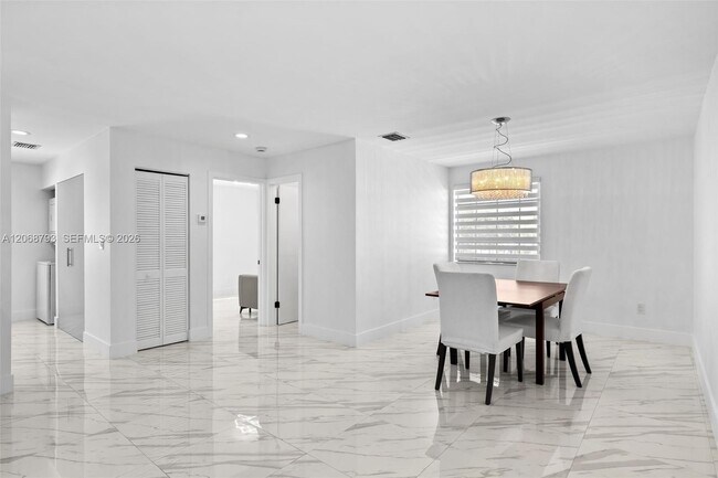 Building Photo - 3549 Magellan Cir