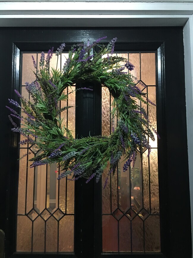 Building Photo - 685 Donald Ross Dr