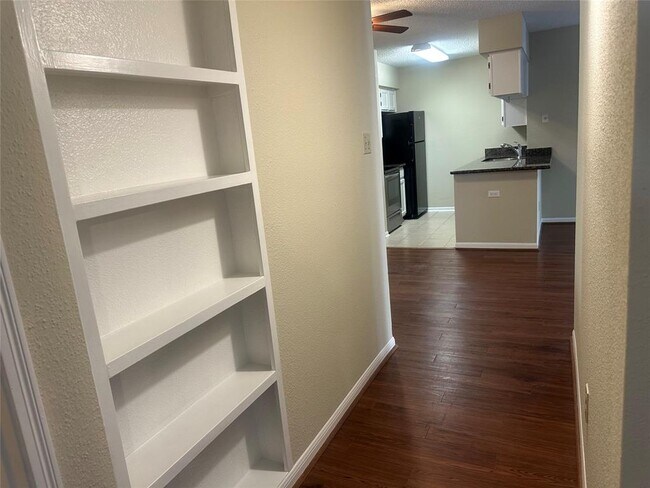 Building Photo - 2120 El Paseo St