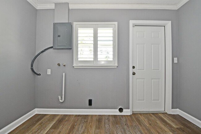 Building Photo - 2717 Scarlet Rd