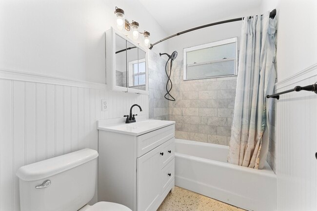 Building Photo - 331 Winters St