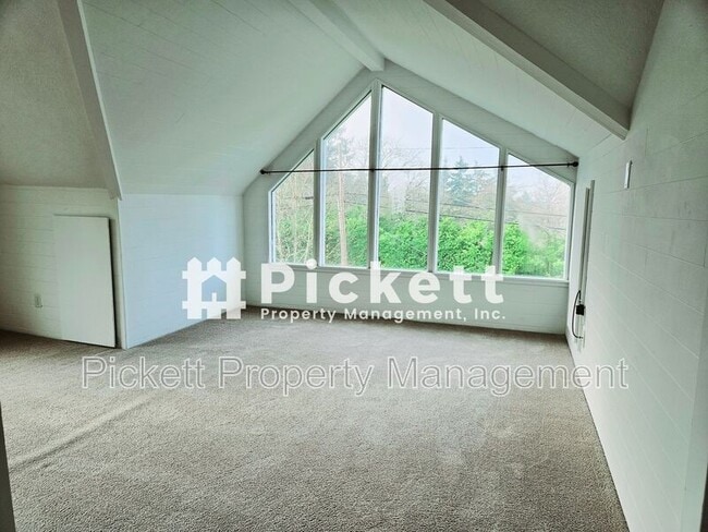 Building Photo - 9062 Tracyton Blvd NW