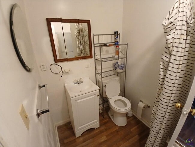 Building Photo - 218 Hunt St